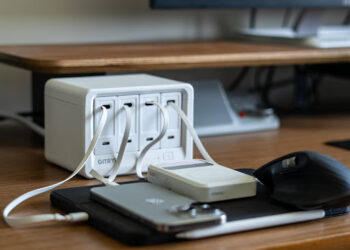 Charging Without the Chaos: Smart Setup Tips for Dorms and Rentals